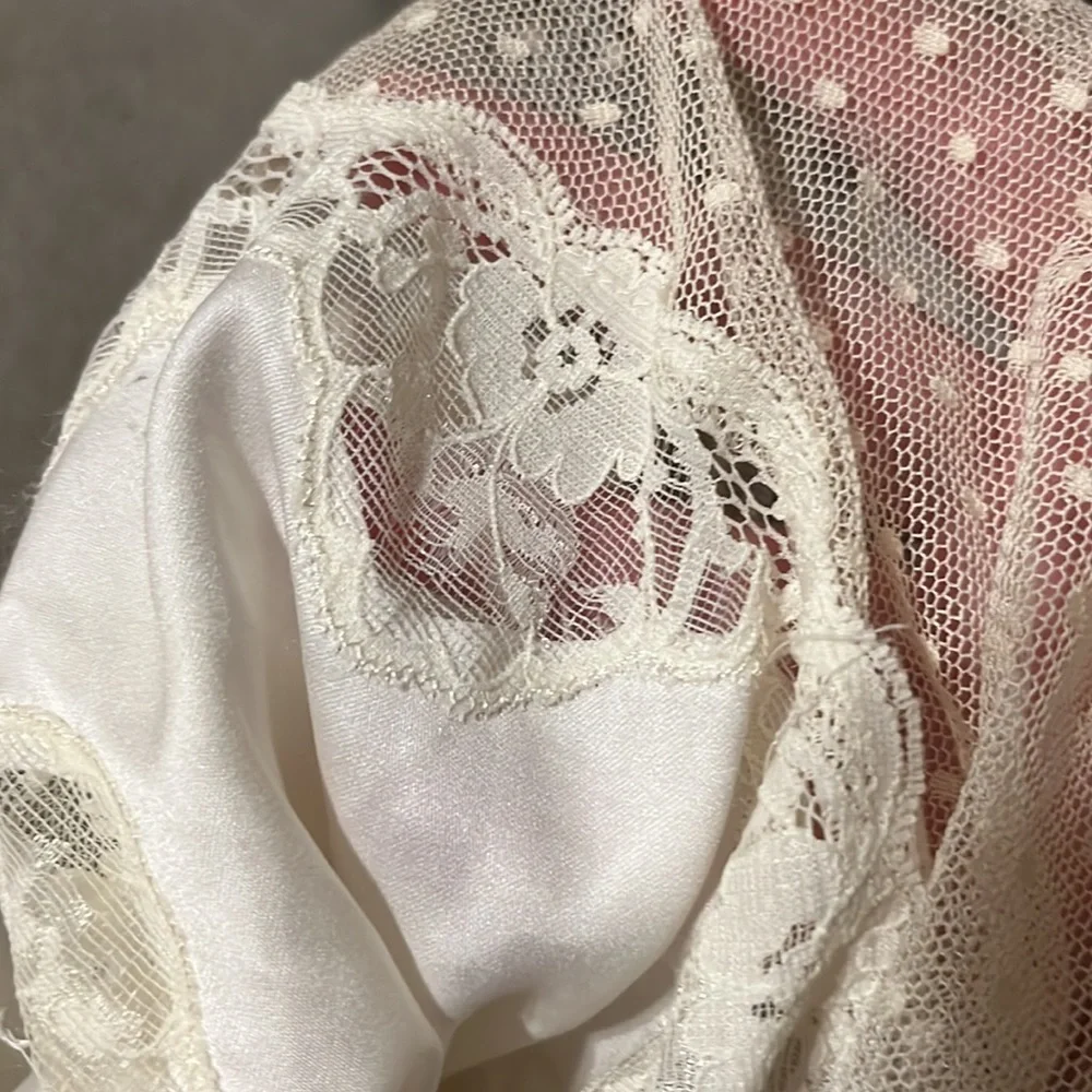 Vintage Beth Lingerie Nightgown. - Picture 12 of 16